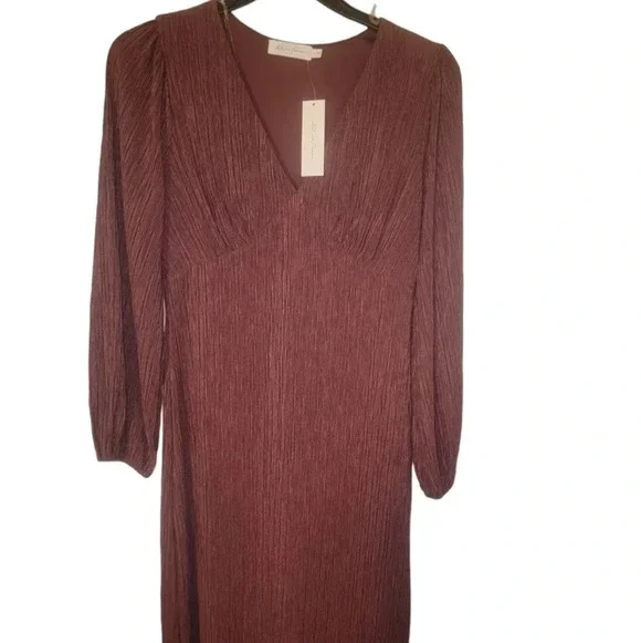 DRESS - Picture 1 of 3